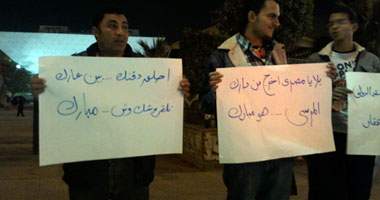 سلاسل بشرية للقوى السياسية بالفيوم بعنوان "لسه دم المصرى رخيص"