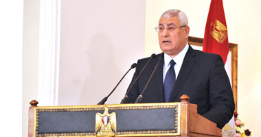 الرئيس عدلى منصور يحضر القمة العربية بالكويت