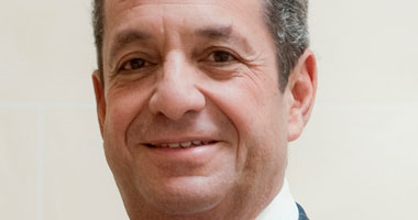 حامد الشيتى: سنفتتح فندقا فى شرم الشيخ باستثمارات 800 مليون جنيه فى إبريل.. الأجانب لا يعرفون الفارق بين شمال سيناء وجنوبها لابد من توضيح ذلك بالدعاية.. وأدعو البرلمان لإعادة النظر فى الضريبة العقارية