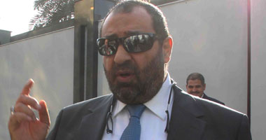 مجدى عبد الغنى رئيس بعثة منتخب الشباب فى عمان