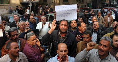 عمال "العقارية المصرية" و"النيل" يطالبون بمقابلة أحد المسئولين