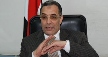 رفعت: تمديد العمل للعاشرة مساءً