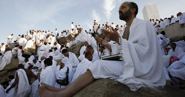 لبيك اللهم لبيك.. خير الدعاء دعاء يوم عرفة.. أكثر يوم يعتق الله فيه رقاب العباد من النار.. يبدأ حجاج بيت الله الحرام أداء الركن الأعظم.. و11من المناسك يؤديها ضيوف الرحمن هذا اليوم.. الأزهر للفتوى:صيامه فضل عظيم