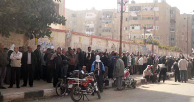 حبس مواطن سنة لاعتدائه على ضابط جيش أثناء الاستفتاء