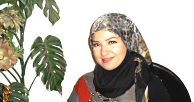 بالصور.. كوليهات الستينات موضة شتاء 2013