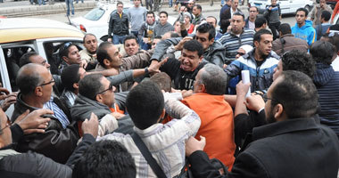 تدهور الحالة الصحية لمتهمين فى أحداث الاتحادية داخل حجز المحكمة 