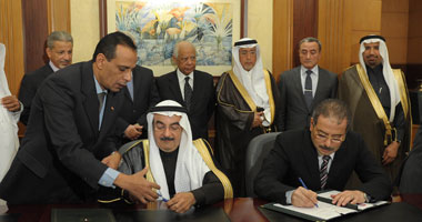 الببلاوى يشهد توقيع اتفاقية الربط الكهربائى بين مصر والسعودية