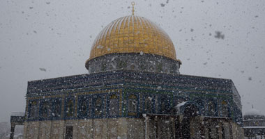 الدفاع المدنى الفلسطينى ينقذ أكثر من ألفى مواطن بالضفة بسبب الثلوج