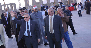  بالصور.. محافظ الأقصر يفتتح مهرجان التحطيب الدولى