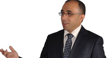"هند والدكتور" إماراتية تسير على قدميها بعد معاناة 18 عاما بفضل جراح مصرى