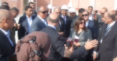 وزير السياحة.. استقبال أول وفد سياحى عربى من الكويت إلى شرم الشيخ غداً.. زعزوع: أميرات الخليج افتتحن صندوقا لدعم مصر.. واتفاقية لتيسير خطوط طيران مباشرة من باريس ولندن إلى الأقصر