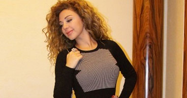 ميريام فارس تصل القاهرة قادمة من لبنان
