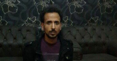 ضبط سيارة مسروقة بداخلها سلاح آلى وقناع أسود بالخصوص 