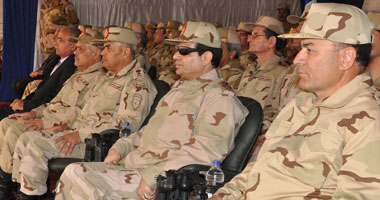 السيسى يشهد تفتيش حرب بالجيش الثالث.. 