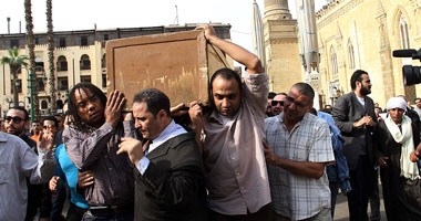 بالصور.. مصر تودع الشاعر الكبير أحمد فؤاد نجم