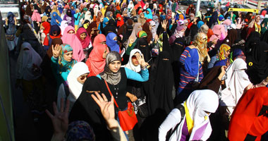 طالبات الإخوان بالأزهر يعودن للتظاهر داخل المدينة الجامعية
