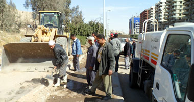 رصف عدد من طرق غرب الإسكندرية بالجهود الذاتية