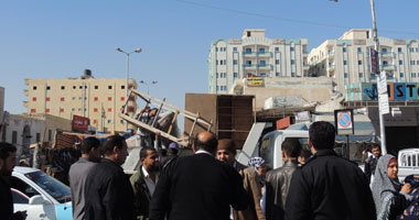 بالصور.. مديرية أمن مطروح تواصل حملات إزالة الإشغالات 
