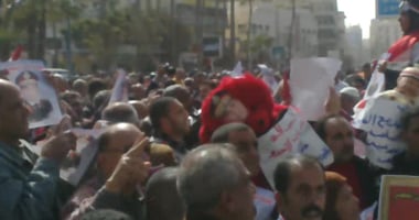"الفلانتاين" والأمن يقهران الإخوان بالمحافظات.. القبض على 15 بالإسكندرية بحوزتهم منشورات ونسخ مقلدة من الدستور.. وفض مسيرات الإرهابية بالبحيرة وضبط شخصين.. وتفريق مظاهراتهم بقنابل الغاز بالسويس