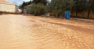 السيول تقطع الطريق بين مدينة الجونة والغردقة بالبحر الأحمر