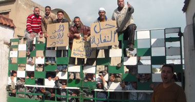 بالصور.. تواصل إضراب عمال غزل كفر الدوار تضامناً مع عمال المحلة 