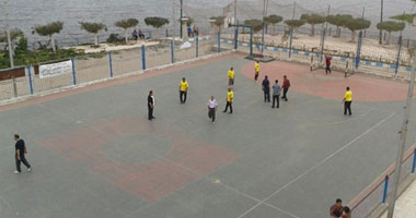 شباب مطوبس يطالبون وزير الرياضة بتنجيل أرضية الملعب الثلاثى
