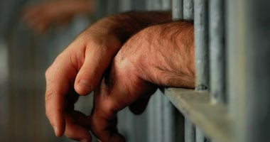 السجن المشدد 10 سنوات لـ7 متهمين بسرقة سيارة محملة بالسماد بسوهاج