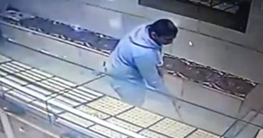 حبس عاطلين 4 أيام بتهمة السطو على محل مجوهرات وسرقة 2 كيلو ذهب بكرداسة