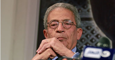 عمرو موسى يلقى نظرة الوداع على بطرس غالى.. ويؤكد: زرته قبل وفاته بيومين