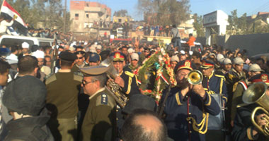 جنازة عسكرية لشهيدى قنا بمطار الأقصر