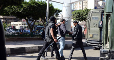 الأمن يلقى القبض على إخوانى أثناء تجمع أمام مسجد بلال بن رباح بمدينة نصر