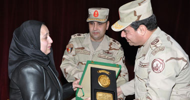 المشير السيسى يكرم أسماء شهداء الطائرة العسكرية برفح 