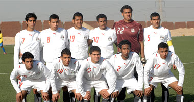 توزيع الإعلانات.. أطفأ نار الغيرة فى منتخب الشباب