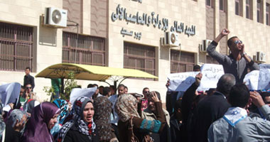 اعتصام طلاب المعهد العالى للحاسب الآلى ببورسعيد 