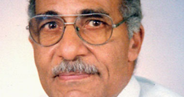 فخرى لبيب.. شاهد على تحويل المعتقلين لـ«زينب وعفاف وسامية»