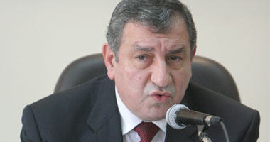 موظفو "التأمين الصحى" يطالبون بإيقاف تعيين "أنور" و"راتب"