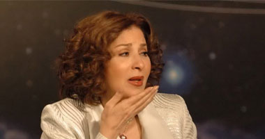 بوسى تكتفى بالمشاهدة فى رمضان بعد تأجيل مسلسليها