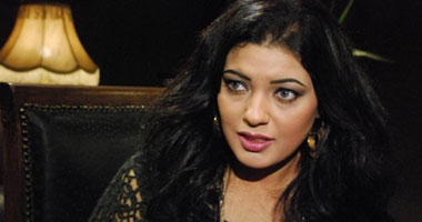 عزة مجاهد: انضمامى لمسلسل "القاصرات" تحدى جديد