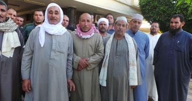 وقفة لأهالى الساحل القبلى بالبرلس للمطالبة بإزالة التعديات على 85 فدانا