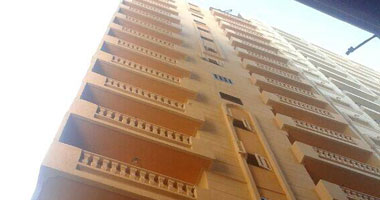 بالصور.. إزالة كاملة لعقار مخالف بالإسكندرية مكون من 17 طابقا