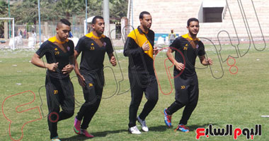 بالصور.. تدريب "مستبعدى" الزمالك على ملعب حلمى زامورا 
