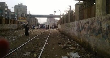بالصور.. محافظ الشرقية يقرر فتح مزلقان أبو عميرة بعد غلقه لدواعى أمنية