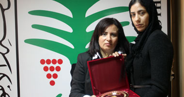 بالصور.. القومى للطفولة يمنح والدة "زينة" لقب سفيرة الأطفال فى خطر