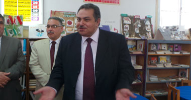 بالصور.. مندوب وزير التعليم يتفقد مدارس كفر الشيخ 