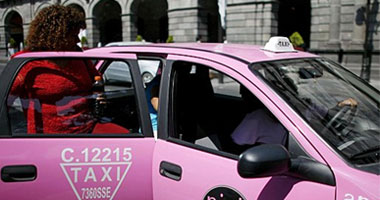 سيارات أجرة "بمبى" للسيدات فقط 
