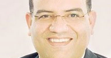 محمود مسلم يعتذر عن عدم تقديم "منتهى السياسة"