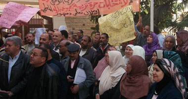 مدرسو دمنهور يطالبون بإقالة نقيب المعلمين 