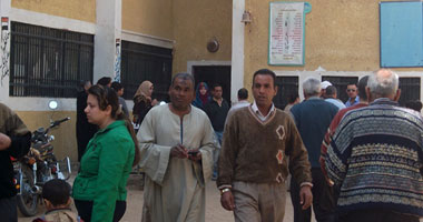 اللجان الشعبية بكفر الدوار تسيطر على مقر الحزب الوطنى