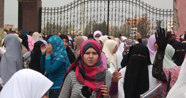 تظاهر 8 آلاف طالبة بكلية الدراسات الإسلامية بكفر الشيخ