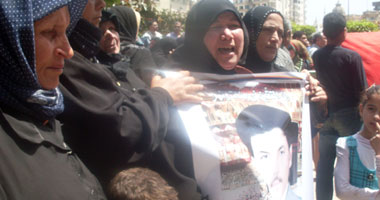 مظاهرة أمام محافظة الدقهلية للقوى الثورية وأسر ضحايا مصنع كيماويات 